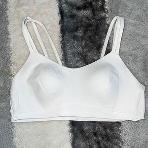 Lululemon Like a cloud bra size 8. Euc.